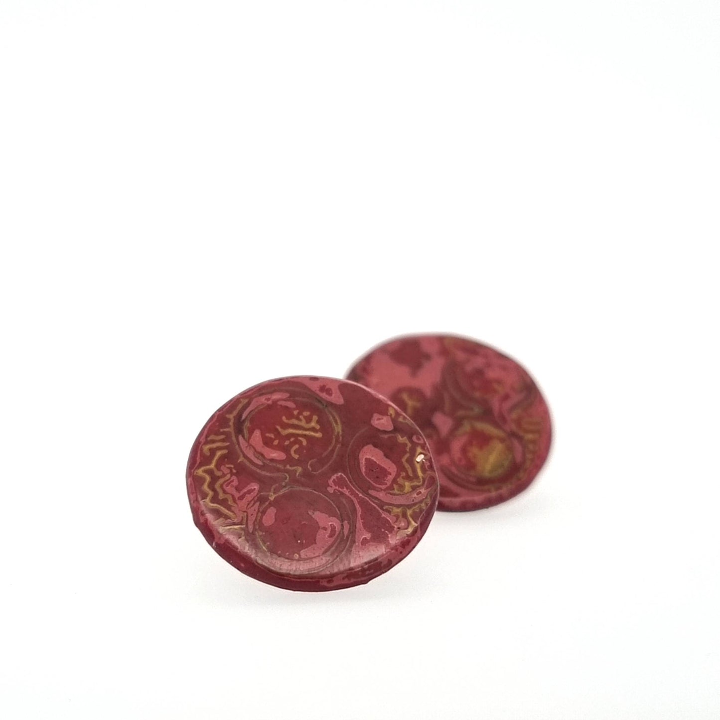 Mini Tambo stud earring in reds and pink