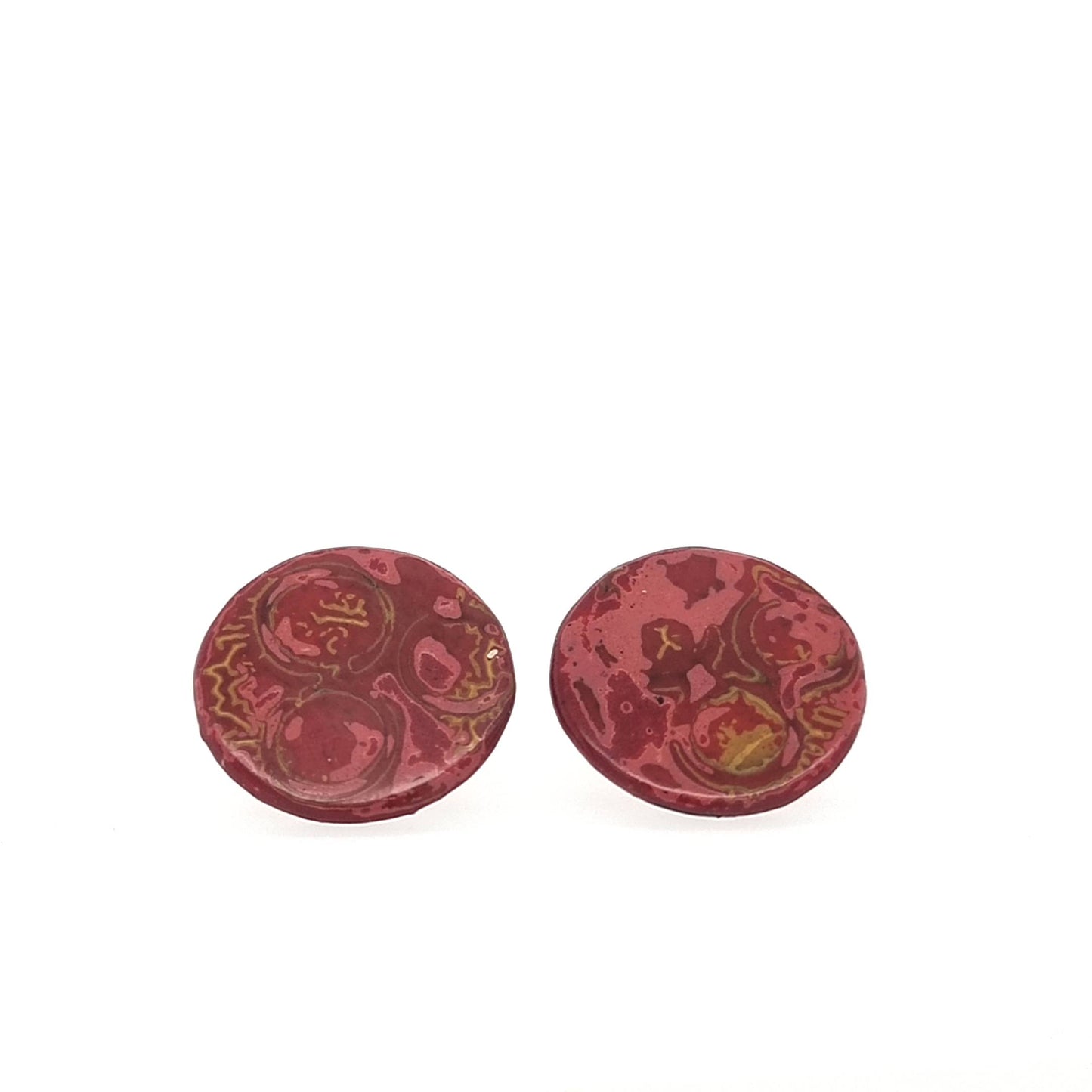 Mini Tambo stud earring in reds and pink