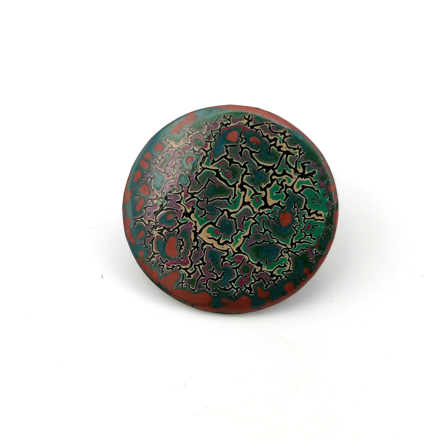 Midi Shiwa-nuri circle stud earrings in greens and reds